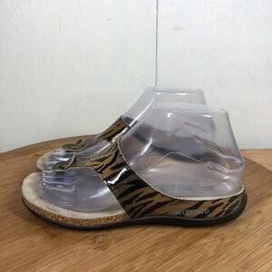 Mephisto Womens size 36 US 6 Agacia Thong Flip Flops Slip On Tiger Print sandals